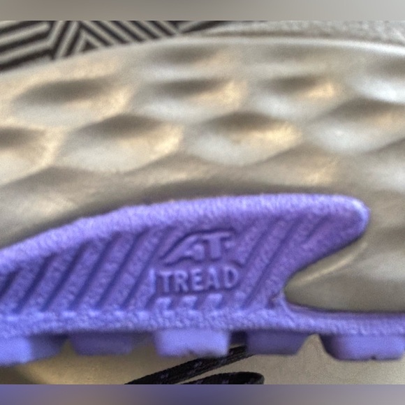 New Balance | Women's 410 V8 Trail Running Shoe. Size: 9 - Picture 4 of 15